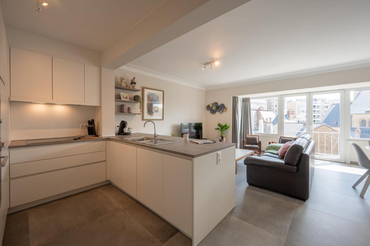 vakantie appartement DUMONT BEACH De Panne Buitenkant foto