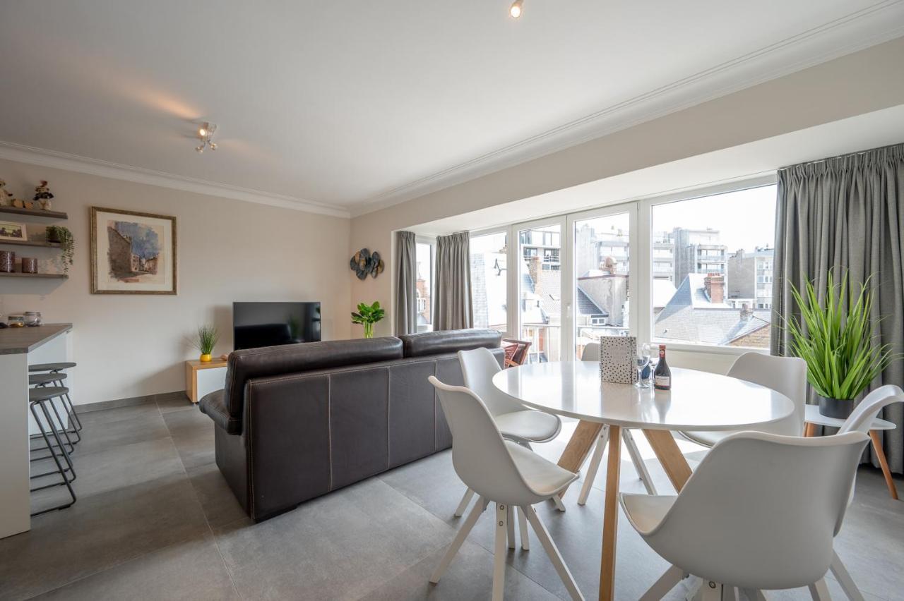 vakantie appartement DUMONT BEACH De Panne Buitenkant foto