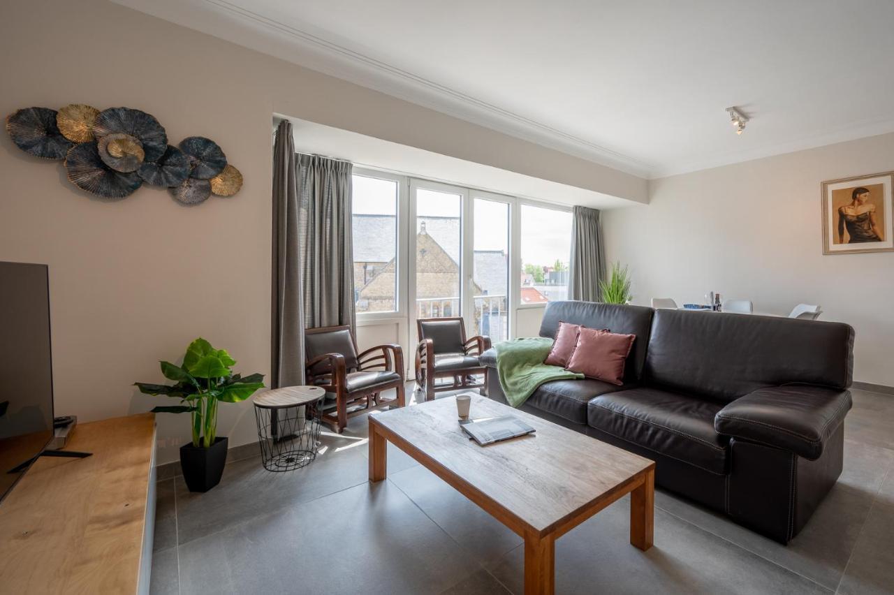 vakantie appartement DUMONT BEACH De Panne Buitenkant foto